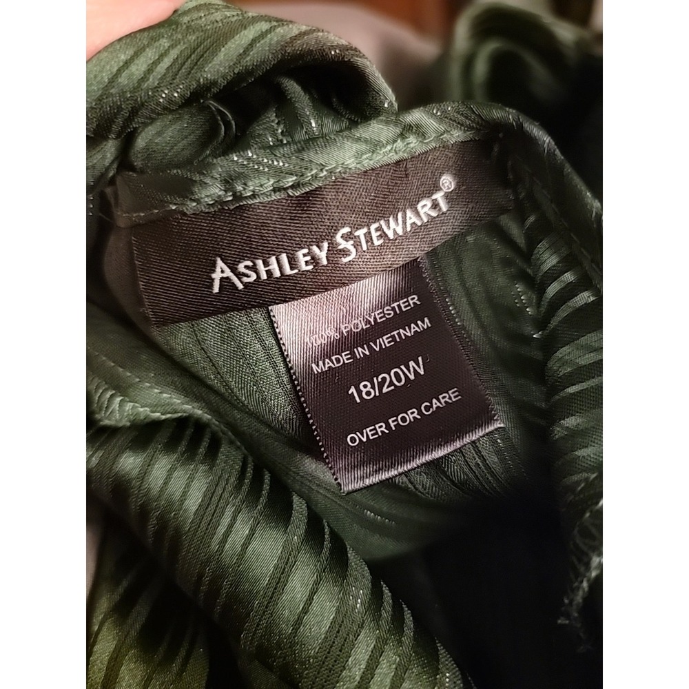 Ashley Stewart Sz 2X (18/20) Emerald Green Long Balloon Sleeve Smocked Hem Scarf - Picture 7 of 7